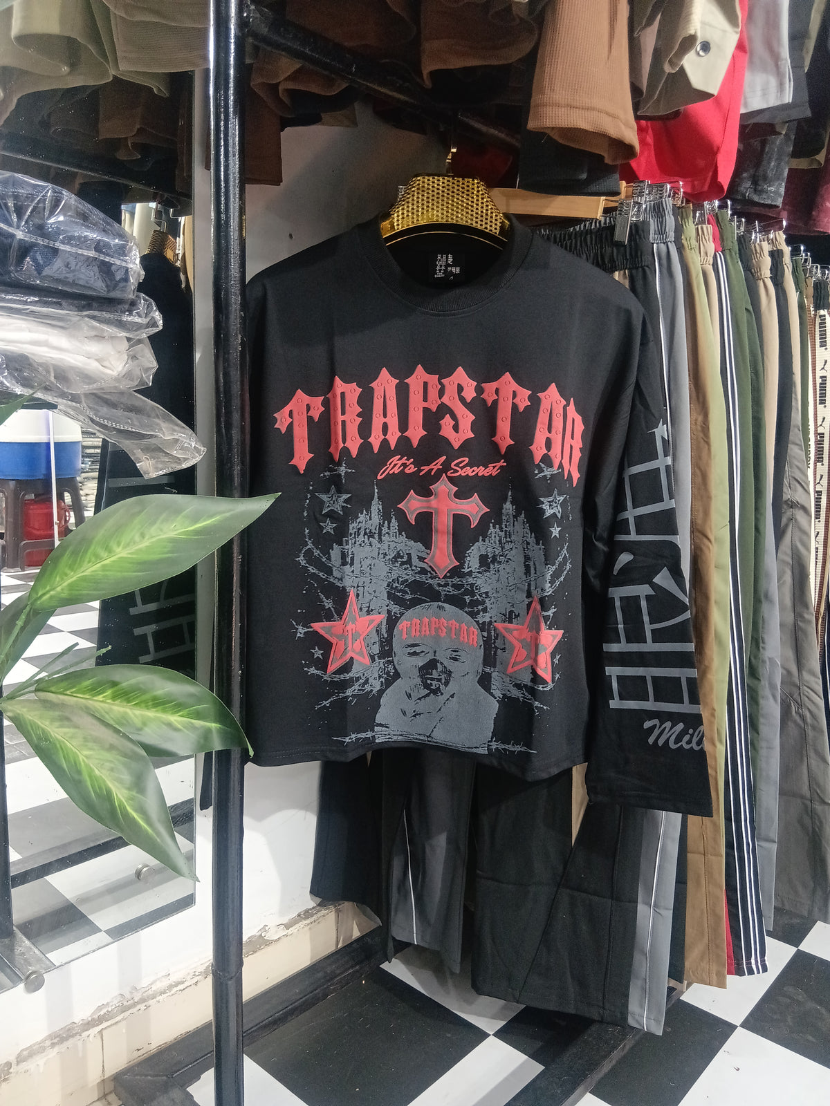 Black color boxy tshirt
